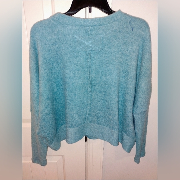 Blue Cropped Zenana Sweater S/M Relaxed Fit - Picture 4 of 6